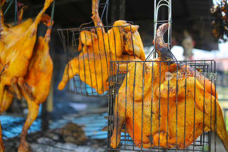 马来西亚美食:“Ayam Salai”(熏鸡)